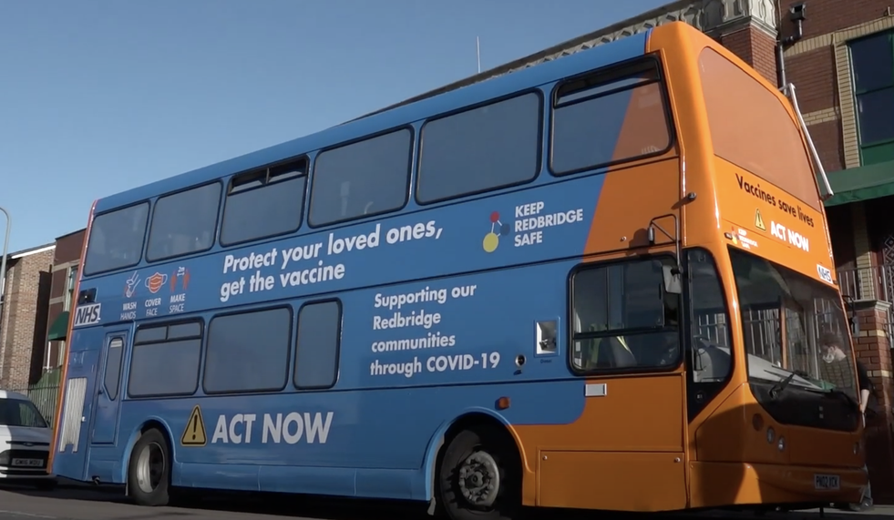 Bus Vaksin Datangi Masjid di London Selama Ramadhan